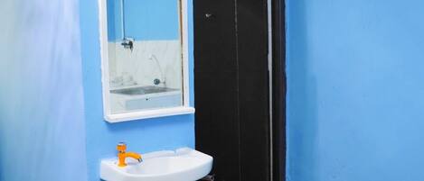 Double Room | Bathroom | Shower, free toiletries, slippers, towels