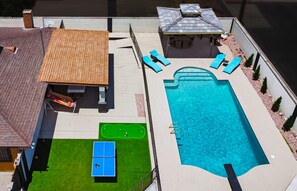 Outdoor pool, a heated pool -  Private Oasis with Heated Pool, BBQ & Fire Pit  Near Downtown. (Las Vegas)