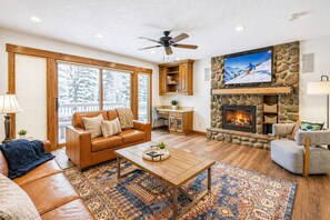 Living area - Park City Family Retreat Hot Tub Pet Friendly 177 3 Bedroom Condo (Park City)
