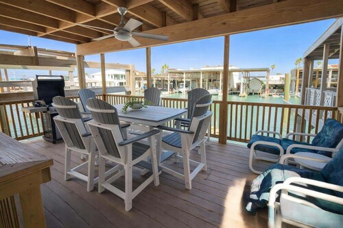 Channelfront - Dock - Fishing - Bbq - Deck 2 Bedroom Home