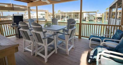 Channelfront - Dock - Fishing - Bbq - Deck 2 Bedroom Home