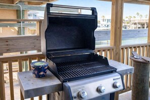 House, 2 Bedrooms | Property grounds - Channelfront - Dock - Fishing - Bbq - Deck 2 Bedroom Home (Port Isabel)