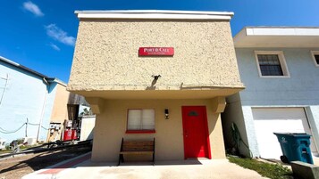 House, 2 Bedrooms | Exterior