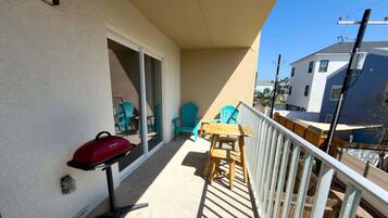 Apartment, 2 Bedrooms | Property grounds