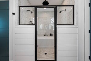 Towels, soap, shampoo, toilet paper - New 2026 Oceanfront 6BR East Side Duplex w/ Pool, Elevator & Game Room (Emerald Isle)