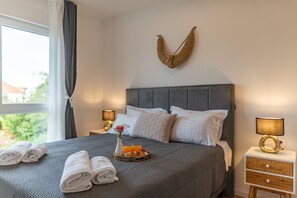 2 bedrooms, iron/ironing board, free WiFi, bed sheets - Deluxe apartment Anelle with jacuzzi (Zadar)