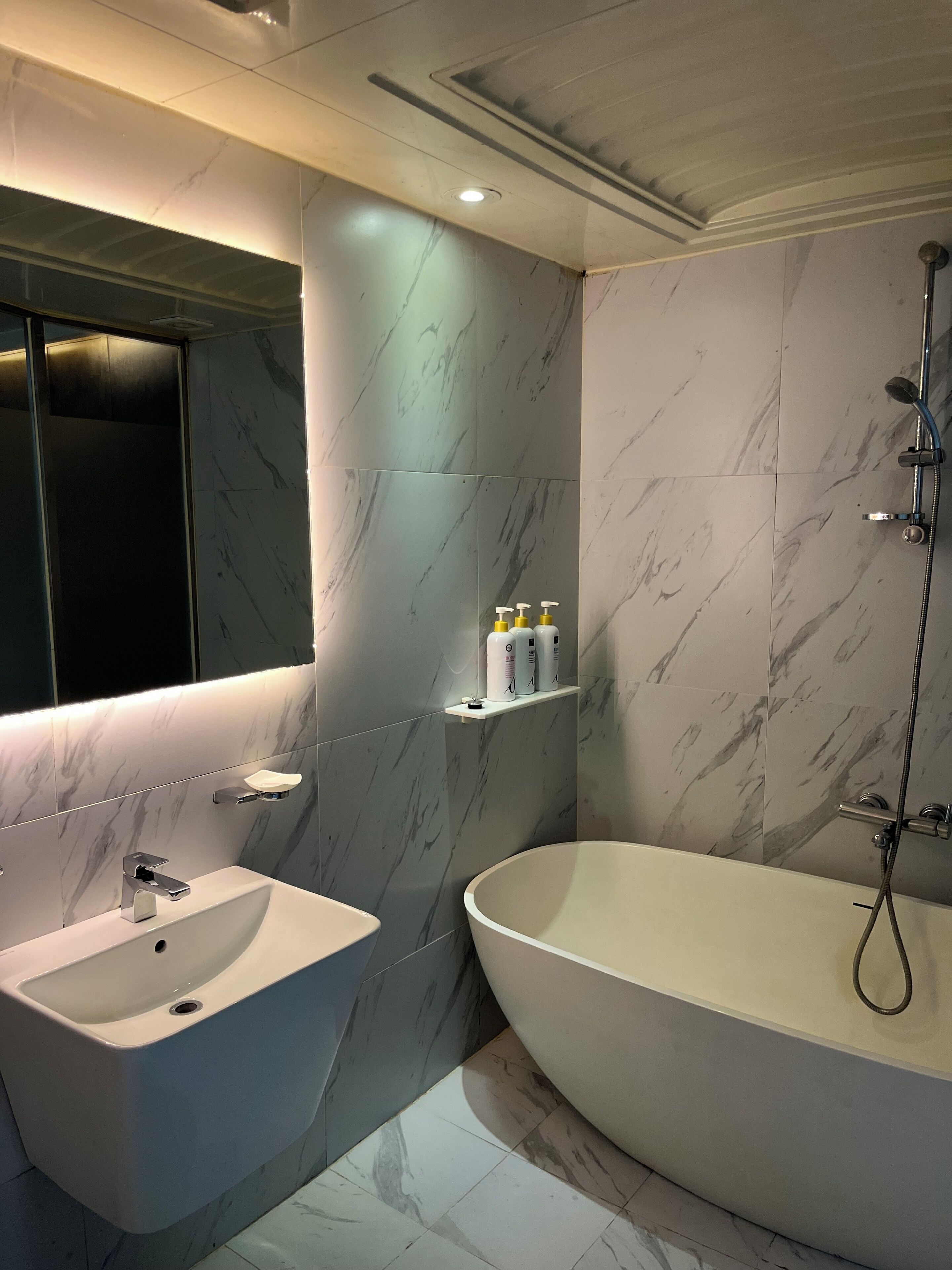 Kamar Double Basic | Kamar mandi