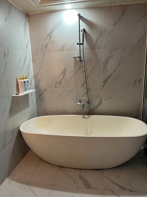 Basic-Doppelzimmer | Badezimmer
