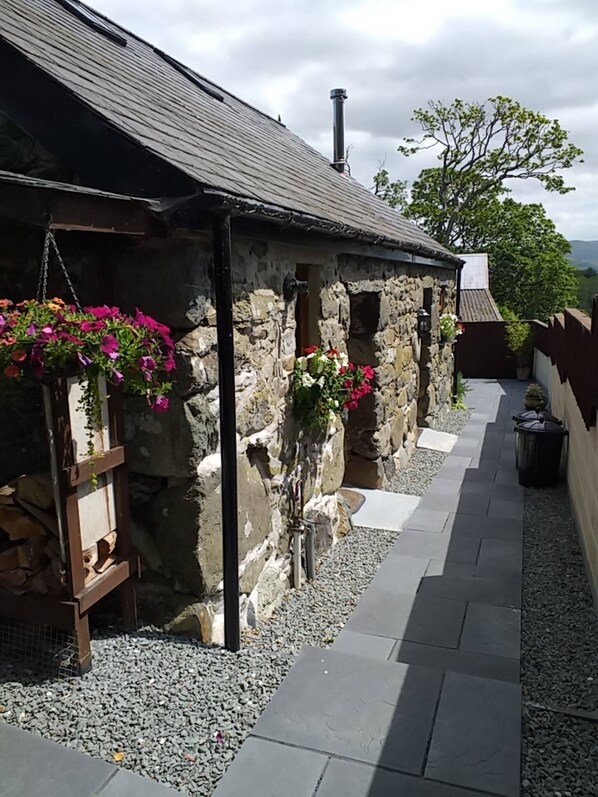 House, 1 Bedroom, Balcony | Property grounds - A Beautiful Cottage in the Snowdonia National Park (Tywyn)