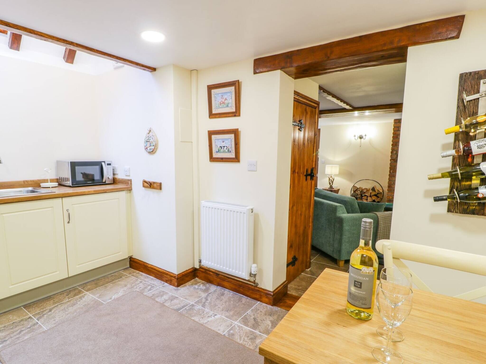 Casa, 1 quarto, sacada | Parte interna