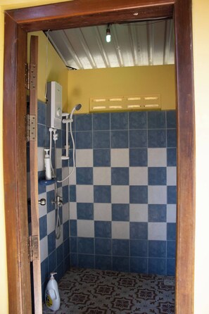 Shower, bidet, towels, soap - Private 3-bedroom Family Villa in Siem Reap 2.8 Km to Angkor Wat Pet Friendly (Krong Siem Reap)