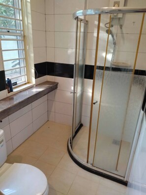 Shower, bidet, towels, soap - Private 3-bedroom Family Villa in Siem Reap 2.8 Km to Angkor Wat Pet Friendly (Krong Siem Reap)