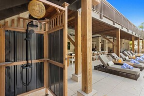 Outdoor dining - New! Lux Estate, Pool, Hot Tub, Sauna, Cold Plunge (Bradenton)