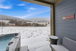 Outdoor spa tub - Belaview Hideout Retreat, With Private Hot Tub (Daniel)