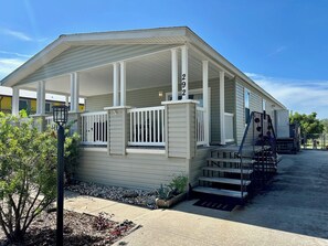 Exterior - Beachside Gem Steps from Intracoastal (St. Augustine)