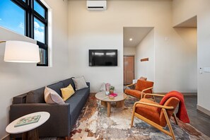 Living area - Corner Vista @ Palisade Legends (Clifton)