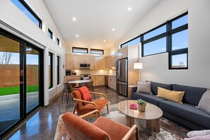 Living area - Corner Vista @ Palisade Legends (Clifton)