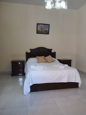 6 bedrooms, internet, bed sheets