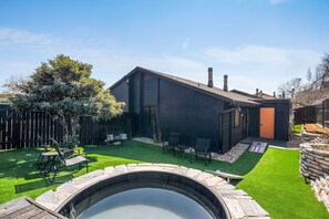 Property grounds - The Orange Door - Unit A - Heated Plunge Pool (Austin)