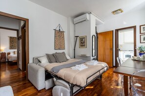 Room - Arona center - Lake 108 - 10 mt from the lake - Wifi-AC (Arona)