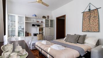 2 chambres, bureau, fer et planche à repasser, Wi-Fi gratuit