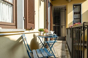 Outdoor dining - Arona center - Lake 108 - 10 mt from the lake - Wifi-AC (Arona)