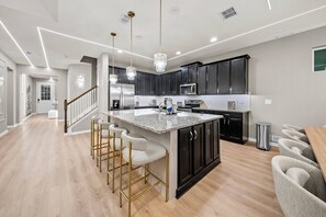 Dishwasher, high chair - 7BR house with game room near Disney (Kissimmee)