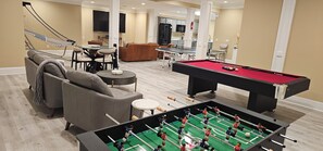 Games room - Very desirable secure, gated 2-bedrooms 2 bath. Peaceful Beautiful back yard. (Denver)