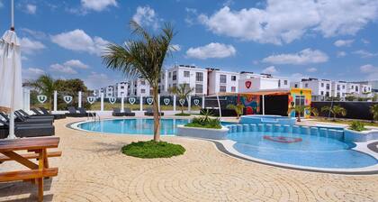 Sunset Escape Apartment Modern & Spacious Two Bedroom in Tatu City