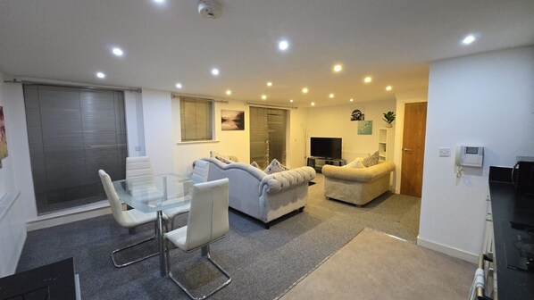 Interior - Charming Elm Grove Apartment with Garden Retreat in Portsmouth (Portsmouth)