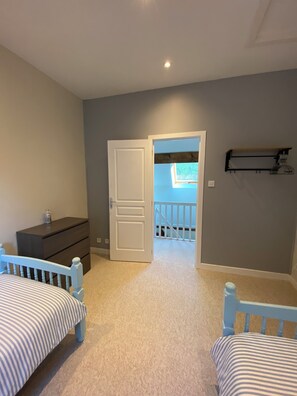 2 bedrooms, WiFi, bed sheets - 2-bedroom cottage in charming Le Grais surrounded by uninterrupted views. (Le Grais)