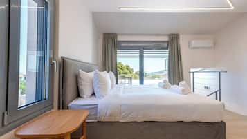 Memory-foam beds, laptop workspace, free WiFi, bed sheets