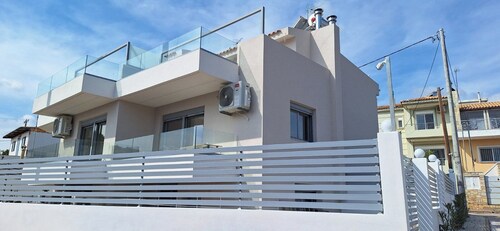 Aether Suites Near Athens Airport by SEM