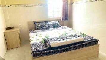 Studio, balcon, vue ville