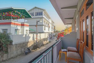 Habitación básica doble, vistas a la ciudad | Jardines del alojamiento