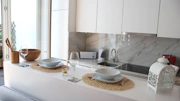 Fridge, microwave, oven, stovetop
