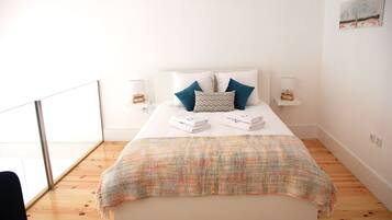 2 bedrooms, in-room safe, desk, iron/ironing board