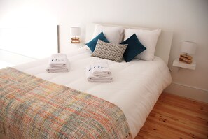 2 bedrooms, in-room safe, desk, iron/ironing board - OportoView Premium Apartment (Porto)
