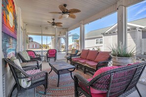 Terrace/patio - Canal Front Home, Boat Dock, Sleeps 17, Dog Friendly (Surf City)