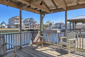 Terrace/patio - Canal Front Home, Boat Dock, Sleeps 17, Dog Friendly (Surf City)