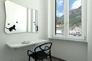 Interior - House in the center of Amalfi enveloped by the scent of lemons, far from the chaos (Amalfi)