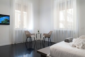 4 bedrooms, iron/ironing board, WiFi, bed sheets - CHARMING NEW APT PIAZZA DEL POPOLO, 4 BEDROOMS, 4 ENSUITE BATHROOMS, 8 SLEEPS (Roma)