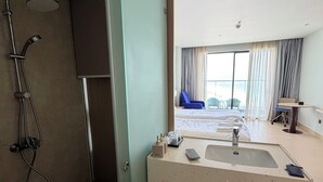 Unclassified image, 4 of 11, button - The ocean-view Cam Ranh  (Bac Cam Ranh)