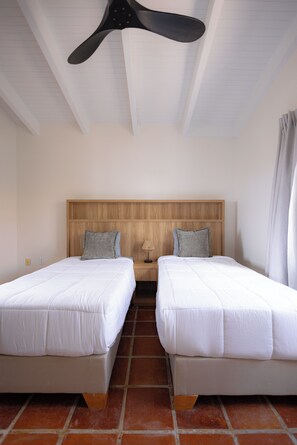 Villa luxueuse, vue sur le port