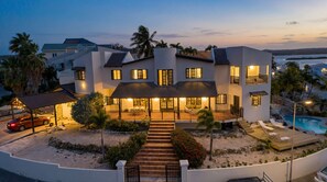 Panorama villa, uitzicht op oceaan | Voorkant van accommodatie