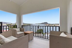 Panoramic Villa, Ocean View | Balcony view - Villa Elizabeth (Willemstad)