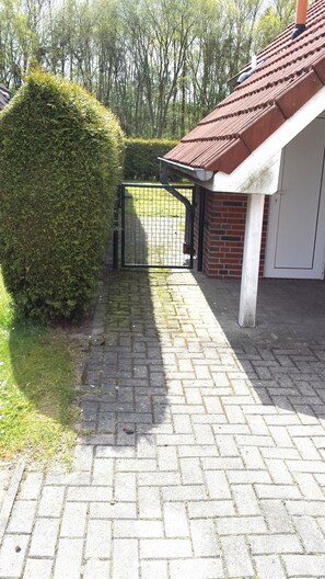Property grounds - 🏠 Your retreat with charm: vacation home over 2 floors & garden (Papenburg)