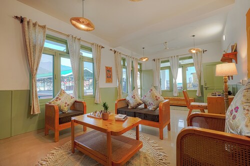 Bir Downtown 2BHK - Landing Site 5 Mins