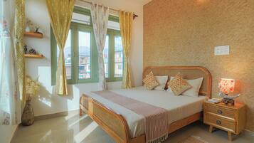 Family Room, City View