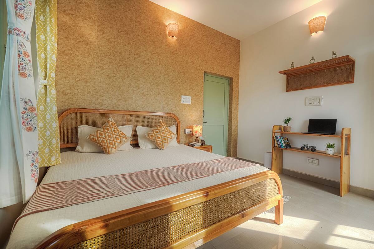 Family Room, City View